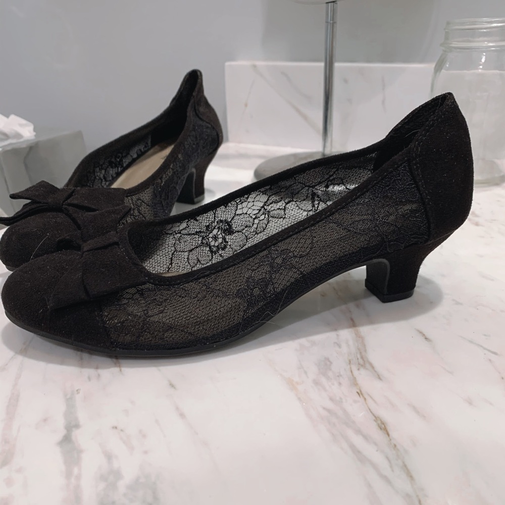 Fancy lace heels!